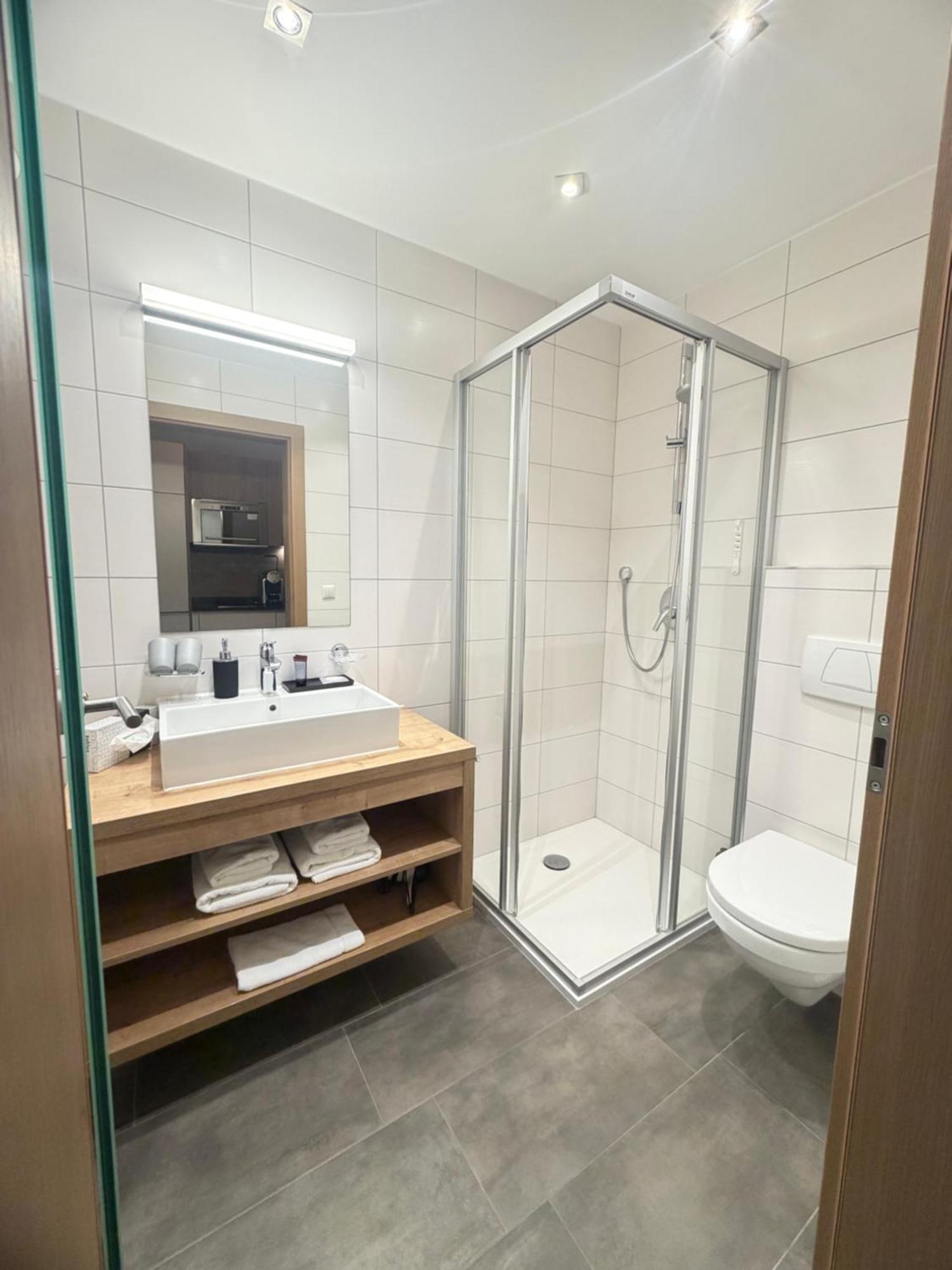One-Bedroom Apartment,1770310190:JPEG
